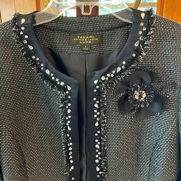 Tahari Navy and Silver Tweed Skirt Set - Picture 12 of 15